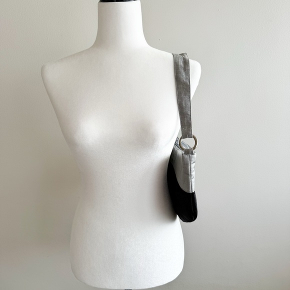 Silver and Black Satin Baguette Bag by Jak’s with flower embroidery details - Picture 2 of 6